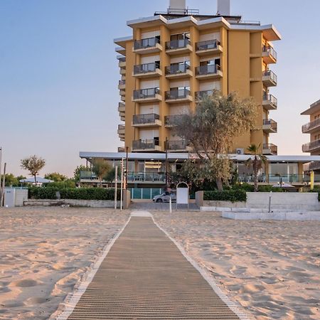 Hotel Crown Rimini Kültér fotó