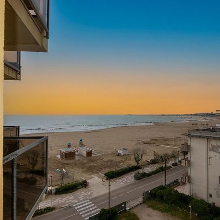 Hotel Crown Rimini Kültér fotó
