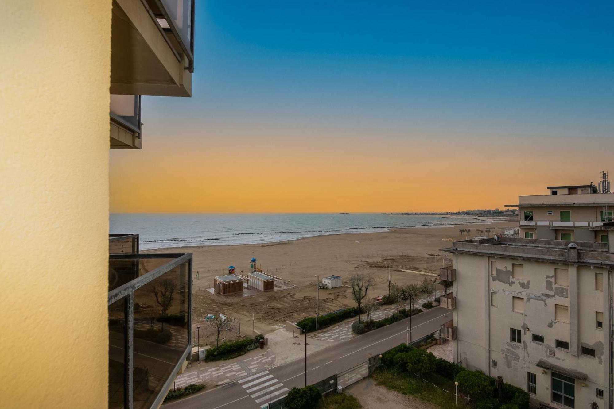 Hotel Crown Rimini Kültér fotó