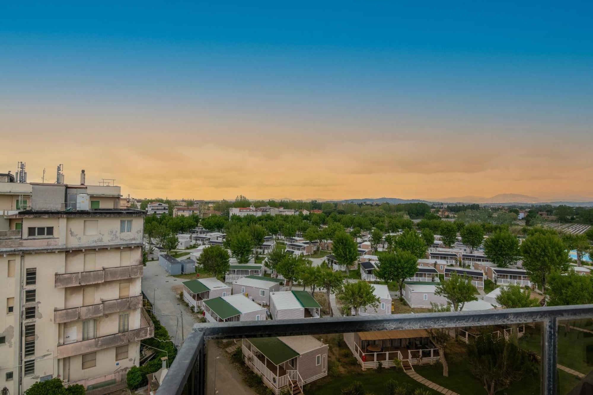 Hotel Crown Rimini Kültér fotó