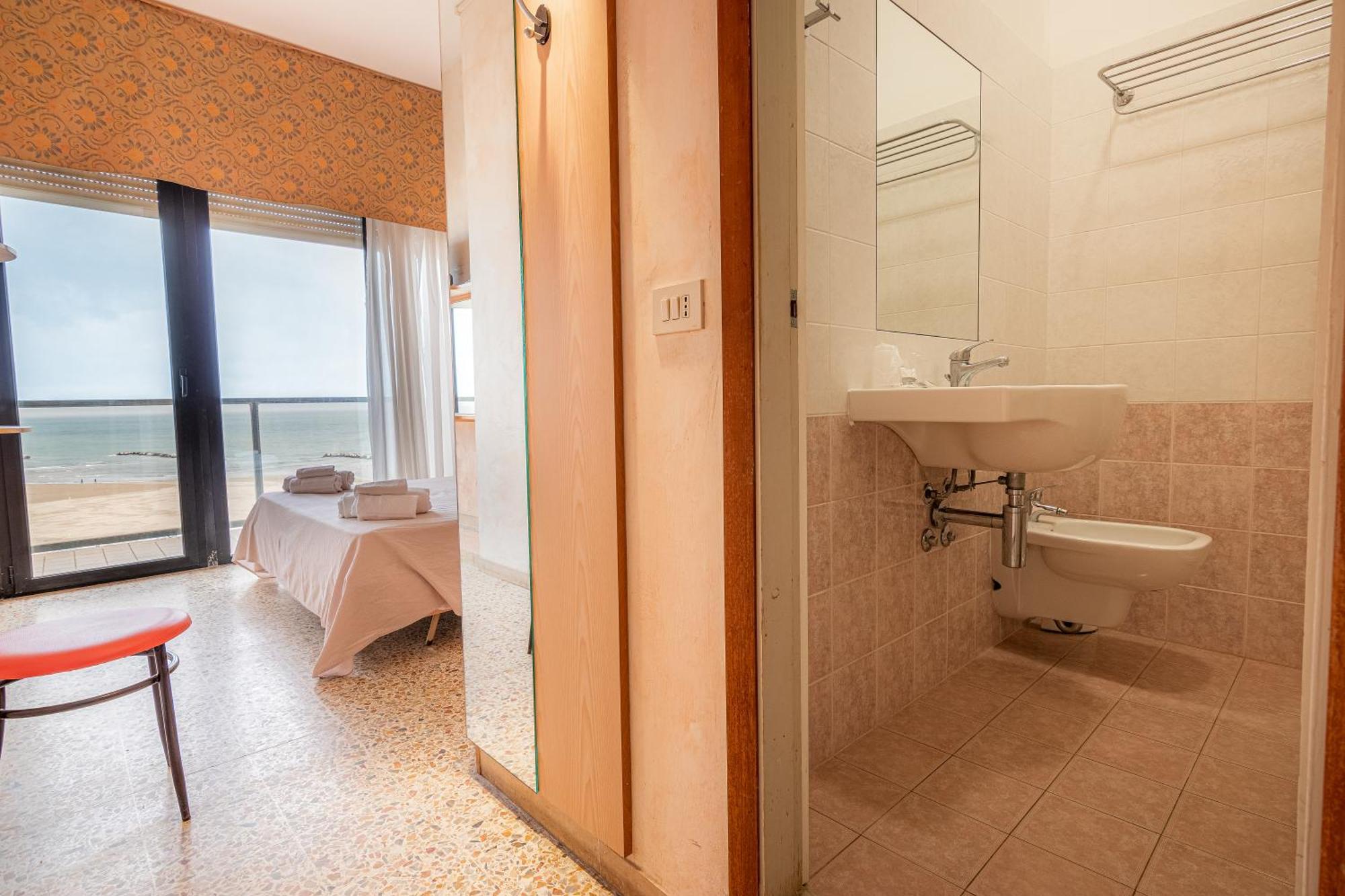 Hotel Crown Rimini Kültér fotó