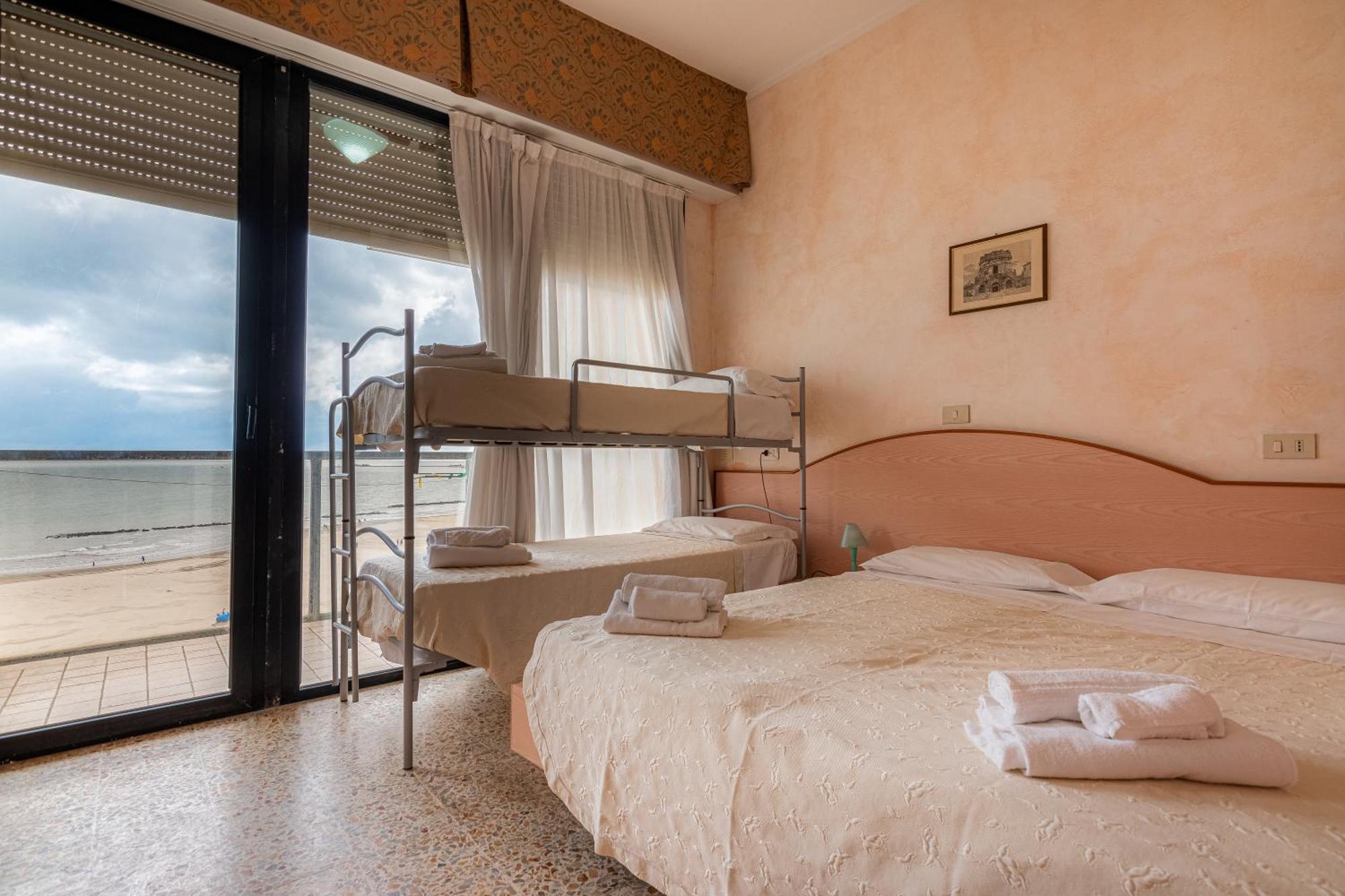 Hotel Crown Rimini Kültér fotó